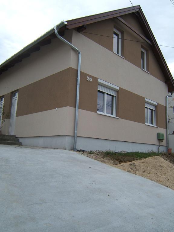 Kulturhaz Apartman Győr Zimmer foto