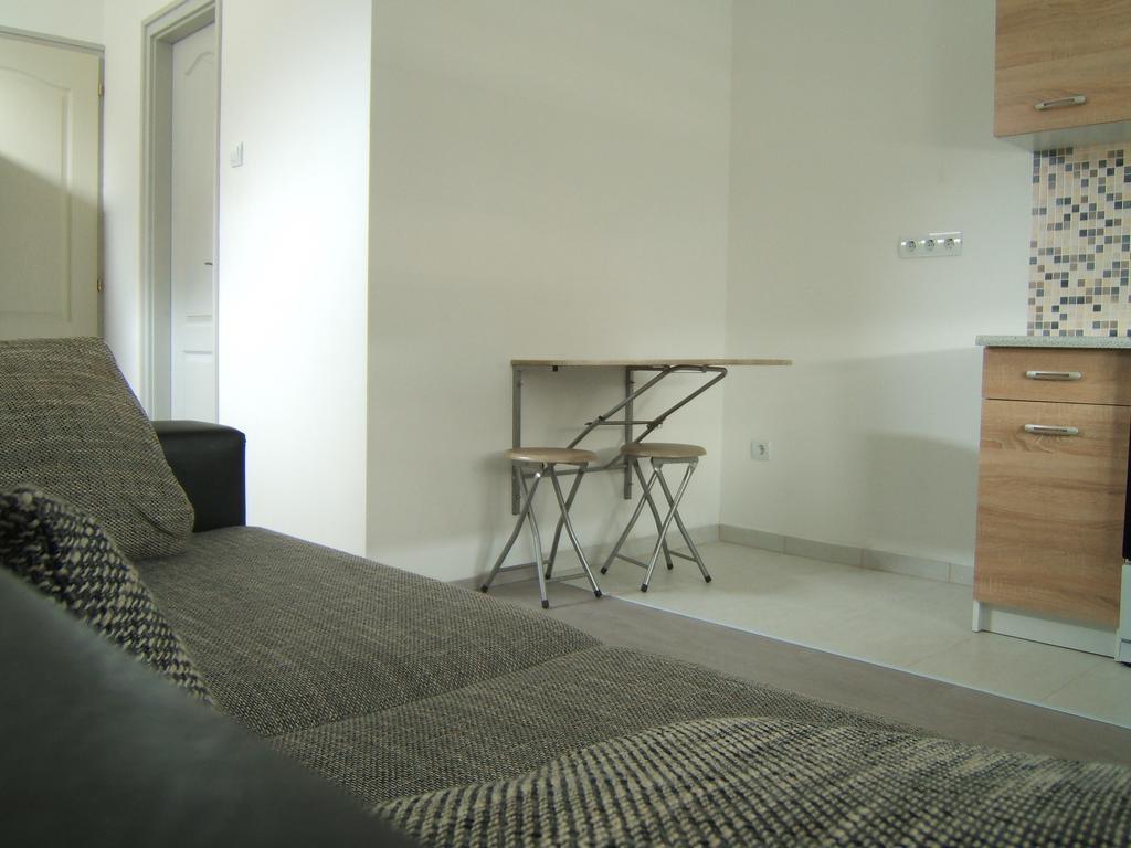 Kulturhaz Apartman Győr Zimmer foto